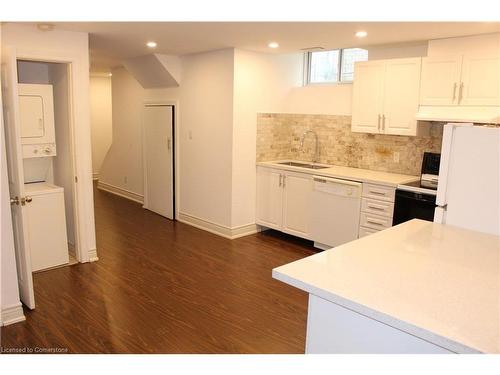 250 Nashville Circle, Hamilton, ON - Indoor Photo Showing Kitchen