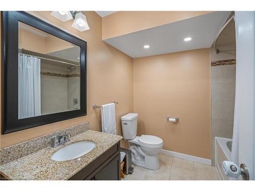 4034 Barry Drive, Lincoln, ON - Indoor Photo Showing Bathroom