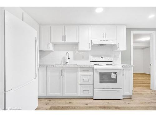 150 Bonaventure Drive, Hamilton, ON - Indoor Photo Showing Kitchen