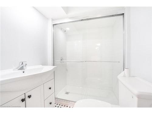 150 Bonaventure Drive, Hamilton, ON - Indoor Photo Showing Bathroom