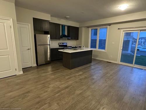 43 Mia Drive, Hamilton, ON - Indoor Photo Showing Kitchen