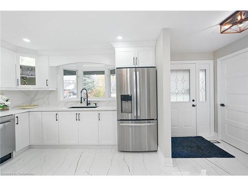 75 Randall Avenue, Hamilton, ON - Indoor Photo Showing Kitchen