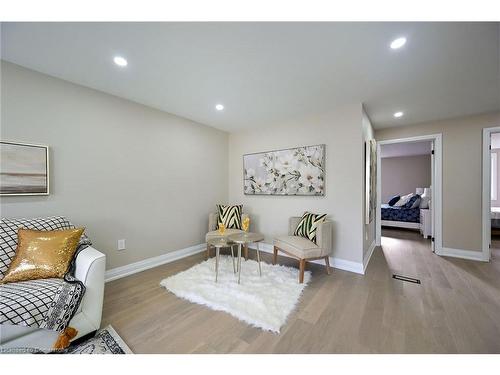 75 Randall Avenue, Hamilton, ON - Indoor Photo Showing Living Room