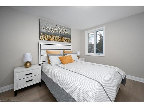 75 Randall Avenue, Hamilton, ON - Indoor Photo Showing Bedroom