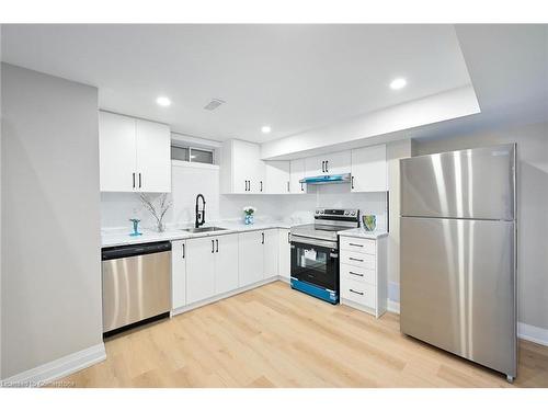 75 Randall Avenue, Hamilton, ON - Indoor Photo Showing Kitchen