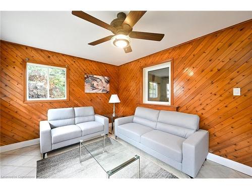 75 Randall Avenue, Hamilton, ON - Indoor Photo Showing Living Room