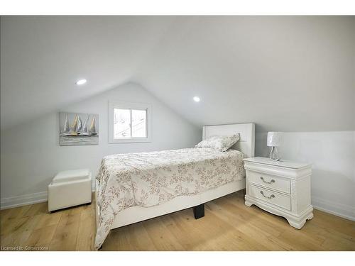 75 Randall Avenue, Hamilton, ON - Indoor Photo Showing Bedroom