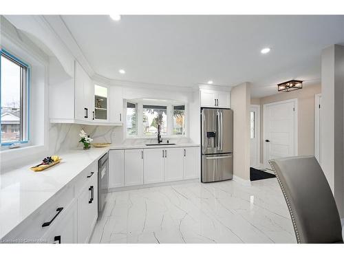 75 Randall Avenue, Hamilton, ON - Indoor Photo Showing Kitchen