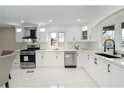 75 Randall Avenue, Hamilton, ON - Indoor Photo Showing Kitchen With Upgraded Kitchen