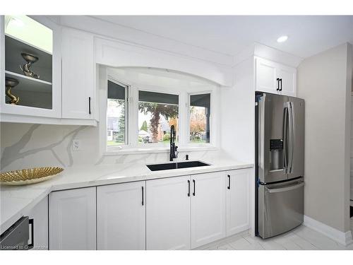 75 Randall Avenue, Hamilton, ON - Indoor Photo Showing Kitchen