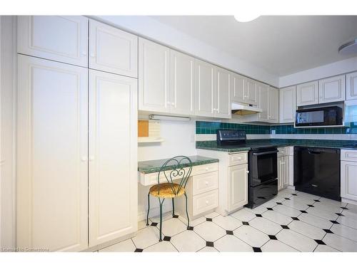 1801-67 Caroline Street S, Hamilton, ON - Indoor Photo Showing Kitchen