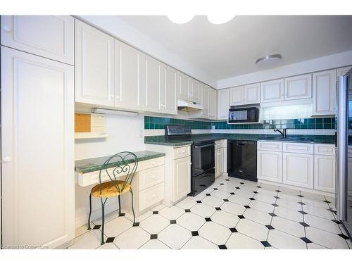 1801-67 Caroline Street S, Hamilton, ON - Indoor Photo Showing Kitchen