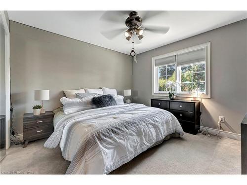 636 Greenravine Drive, Ancaster, ON - Indoor Photo Showing Bedroom