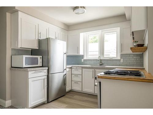 567 Kingswood Place, Burlington, ON - Indoor Photo Showing Kitchen