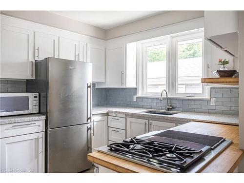 567 Kingswood Place, Burlington, ON - Indoor Photo Showing Kitchen