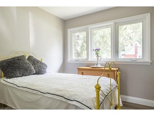 567 Kingswood Place, Burlington, ON - Indoor Photo Showing Bedroom