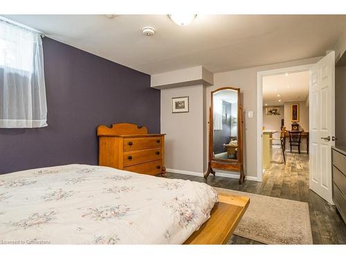 567 Kingswood Place, Burlington, ON - Indoor Photo Showing Bedroom