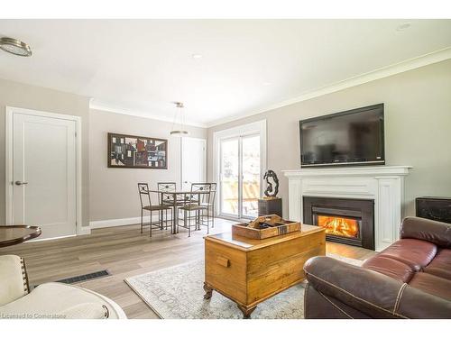 567 Kingswood Place, Burlington, ON - Indoor Photo Showing Living Room With Fireplace