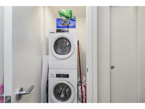 801-212 King William Street, Hamilton, ON - Indoor Photo Showing Laundry Room