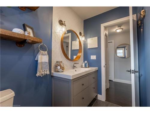 12 Dwyer Street, St. Catharines, ON - Indoor Photo Showing Bathroom