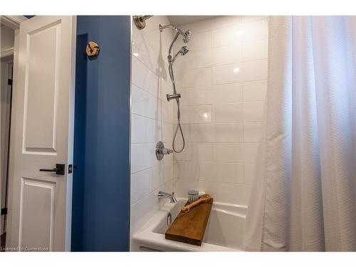 12 Dwyer Street, St. Catharines, ON - Indoor Photo Showing Bathroom