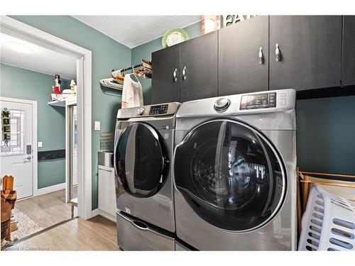 11 Miranda Court, Welland, ON - Indoor Photo Showing Laundry Room