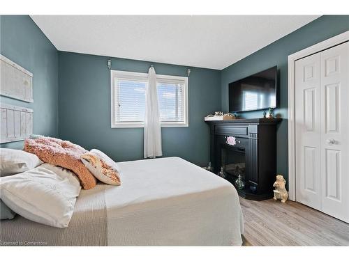 11 Miranda Court, Welland, ON - Indoor Photo Showing Bedroom