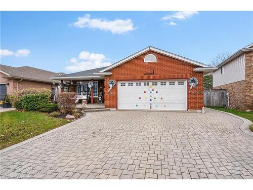 11 Miranda Court, Welland, ON - Outdoor