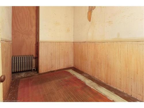 143 Catharine Street N, Hamilton, ON - Indoor Photo Showing Other Room