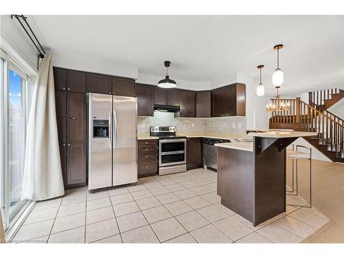 961 Mctrach Crescent, Milton, ON - Indoor Photo Showing Kitchen With Upgraded Kitchen