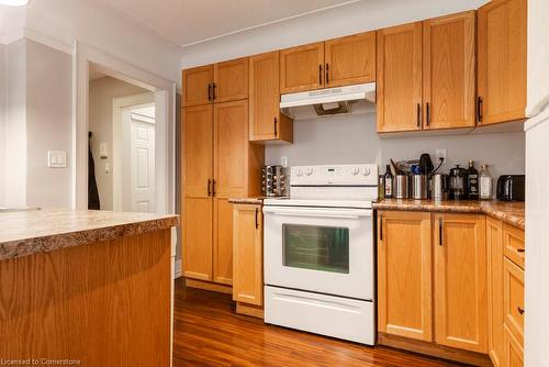 8-9 Rockwood Place, Hamilton, ON - Indoor Photo Showing Kitchen