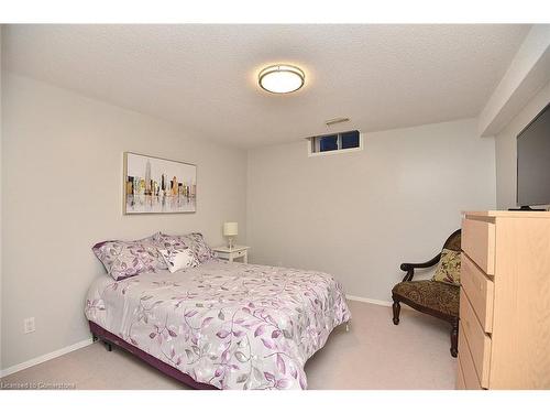 102-2055 Walkers Line, Burlington, ON - Indoor Photo Showing Bedroom