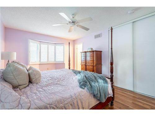 345 Silverbirch Boulevard, Mount Hope, ON - Indoor Photo Showing Bedroom