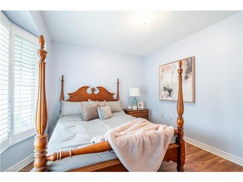 345 Silverbirch Boulevard, Mount Hope, ON - Indoor Photo Showing Bedroom