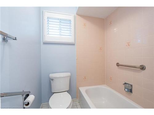 345 Silverbirch Boulevard, Mount Hope, ON - Indoor Photo Showing Bathroom