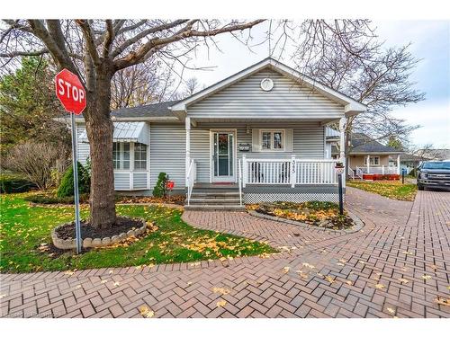 345 Silverbirch Boulevard, Mount Hope, ON - Outdoor With Deck Patio Veranda With Facade