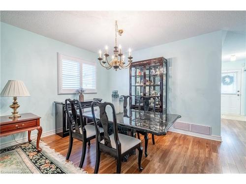 345 Silverbirch Boulevard, Mount Hope, ON - Indoor Photo Showing Dining Room