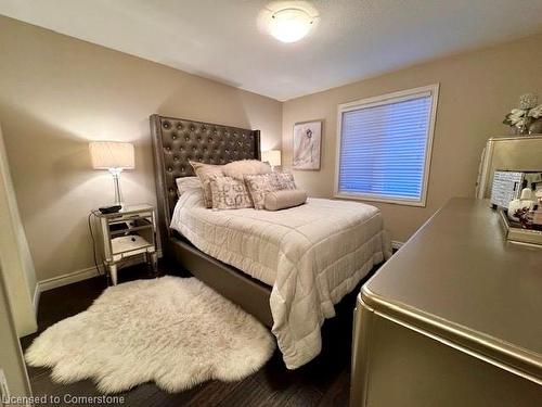 15 Farley Lane, Ancaster, ON - Indoor Photo Showing Bedroom