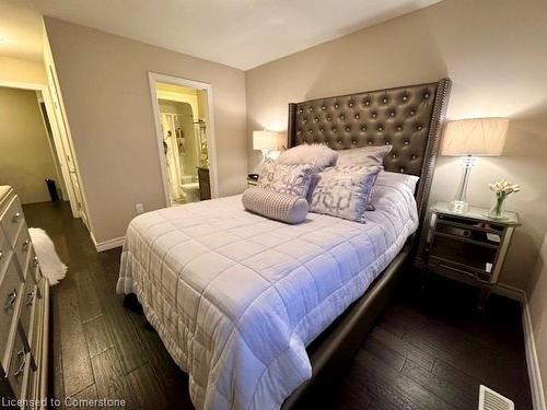 15 Farley Lane, Ancaster, ON - Indoor Photo Showing Bedroom