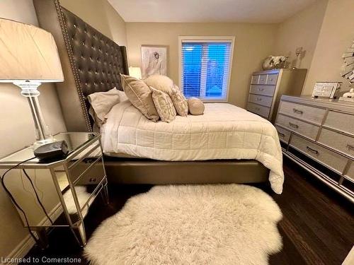 15 Farley Lane, Ancaster, ON - Indoor Photo Showing Bedroom