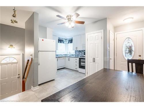 737 Upper Ottawa Street, Hamilton, ON - Indoor Photo Showing Kitchen