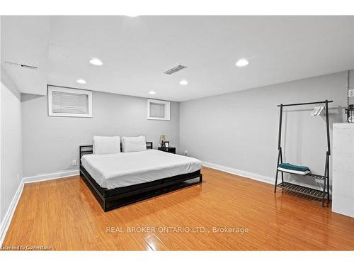 5317 Third Avenue, Niagara Falls, ON - Indoor Photo Showing Bedroom