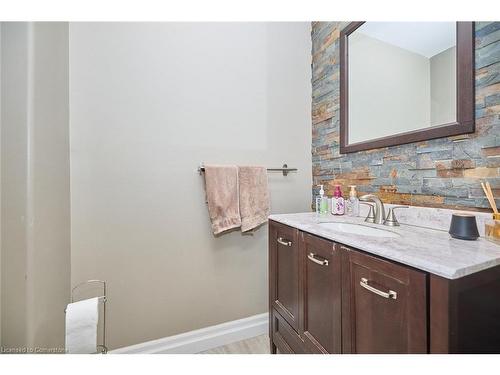 904 Robinson Road, Dunnville, ON - Indoor Photo Showing Bathroom