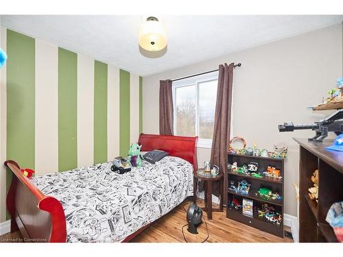 904 Robinson Road, Dunnville, ON - Indoor Photo Showing Bedroom