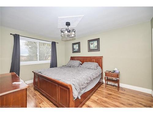 904 Robinson Road, Dunnville, ON - Indoor Photo Showing Bedroom