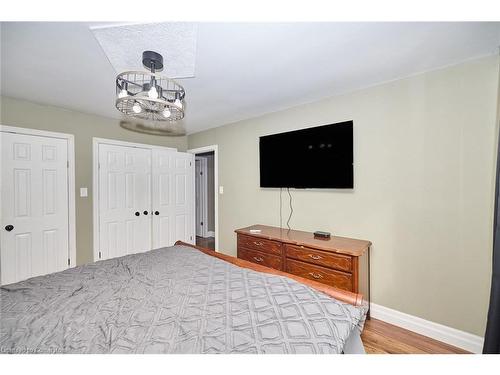 904 Robinson Road, Dunnville, ON - Indoor Photo Showing Bedroom