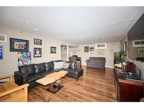 904 Robinson Road, Dunnville, ON - Indoor Photo Showing Living Room