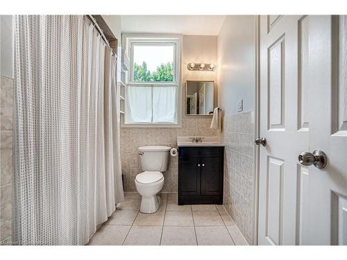 117 Ferguson Avenue S, Hamilton, ON - Indoor Photo Showing Bathroom