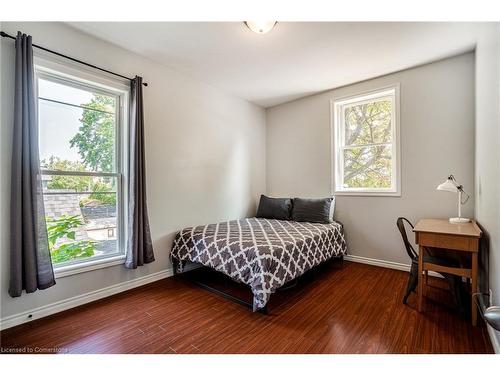 117 Ferguson Avenue S, Hamilton, ON - Indoor Photo Showing Bedroom