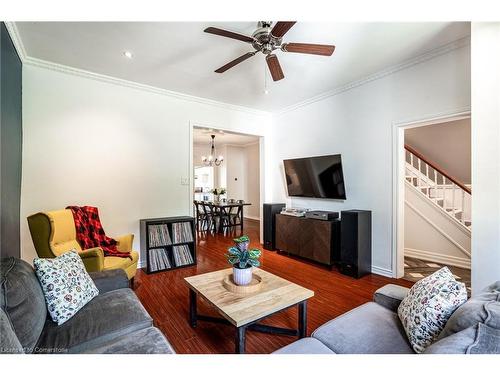 117 Ferguson Avenue S, Hamilton, ON - Indoor Photo Showing Living Room